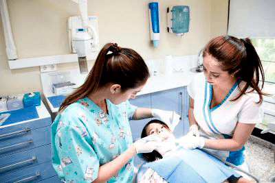 La primera visita el Odontopediatra del niño
